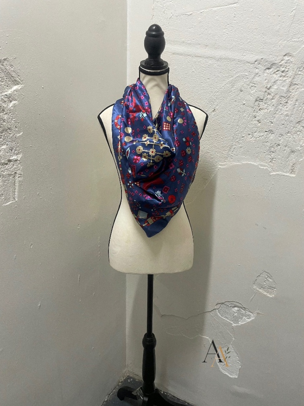Chic Navy Blue Printed Silk-Feel Square Scarf